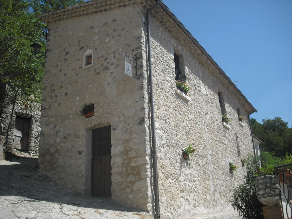 La Casa Sul Lago Posta Fibreno Luaran gambar