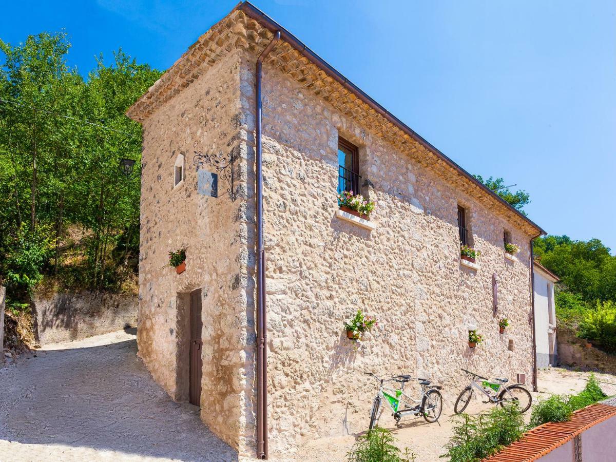 La Casa Sul Lago Posta Fibreno Luaran gambar